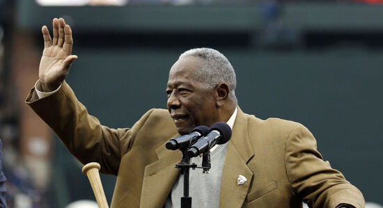 Hank Aaron Says He’d Reject a White House Invite