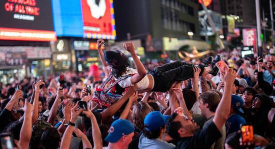 The Knicks Lifted a City on Their Backs